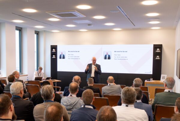 Peter Tabke, Leiter Vertrieb bei der Ratiodata, eröffnet die Roadshow 2026 in Münster
