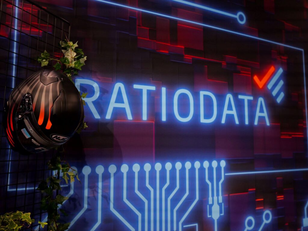 Autorennfeeling am Stand der Ratiodata auf der data_unplugged 2026