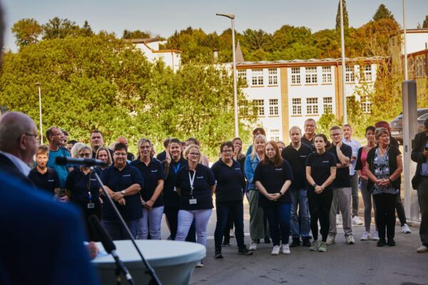 Die neuen Mitarbeitenden vom Standort Weida bei der Eröffnung